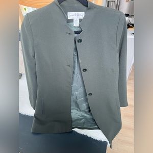 Collarless blazer
